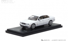 Jaguar XJ6 (X350) - White Onyx 1/64